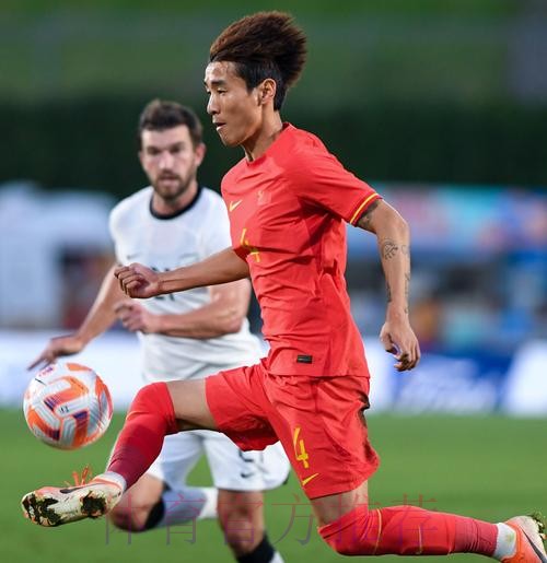 国际足球友谊赛 中国队1-2负于新西兰队